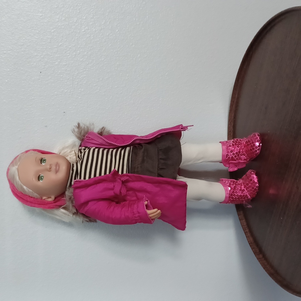 Clothes and shoes for an American girl doll - Picture 2 of 5